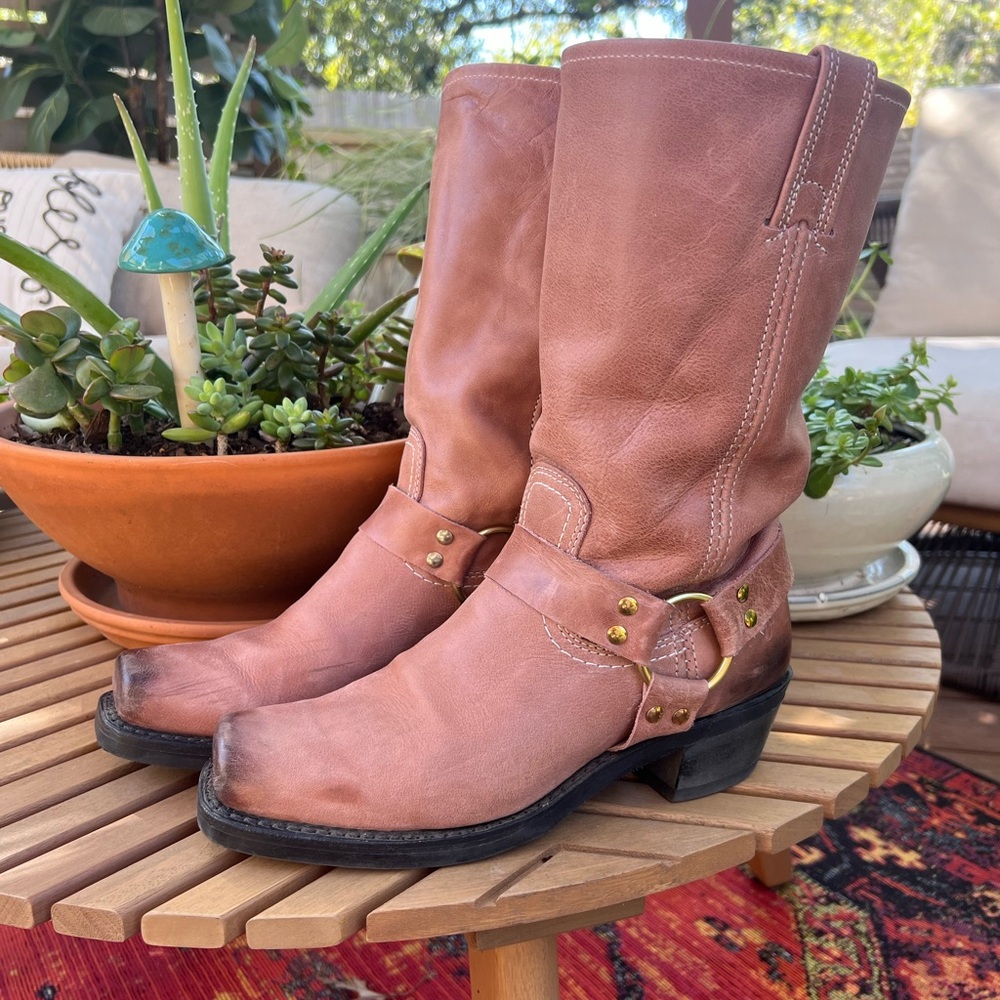 Frye Harness 12R Boots in Woodrose (Size 8M)